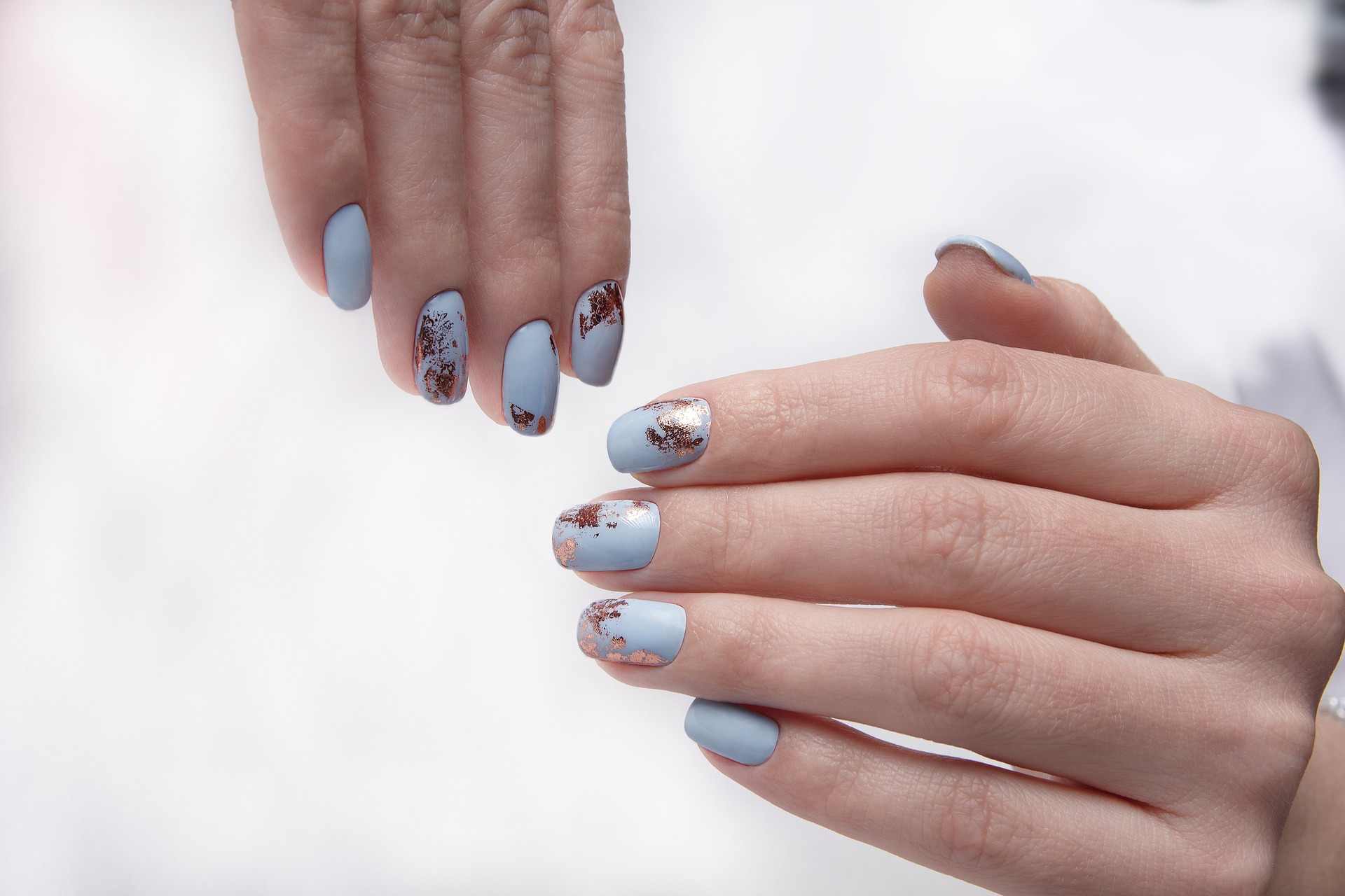 nails for christmas bianco oro