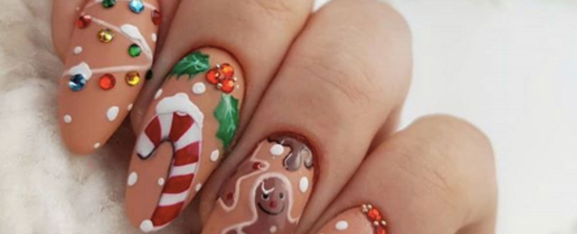 Nail art a tema natalizio