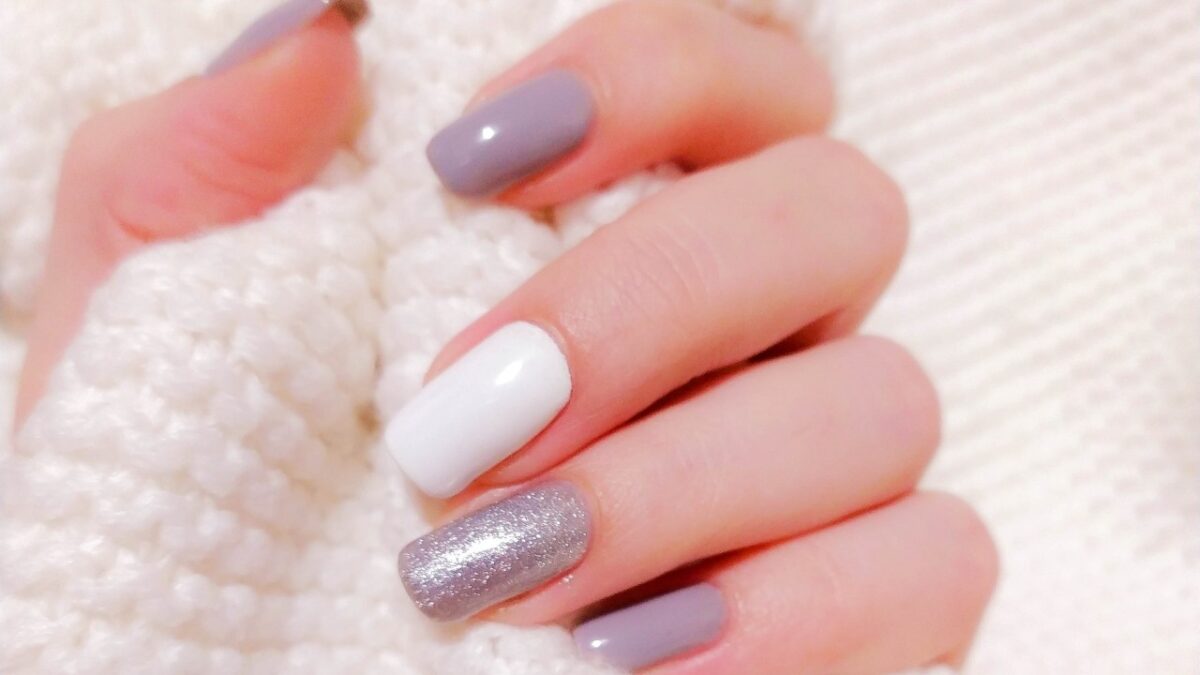 Multicolor nails